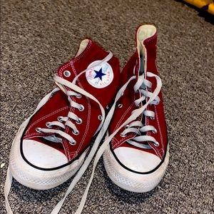 MAROON CONVERSE